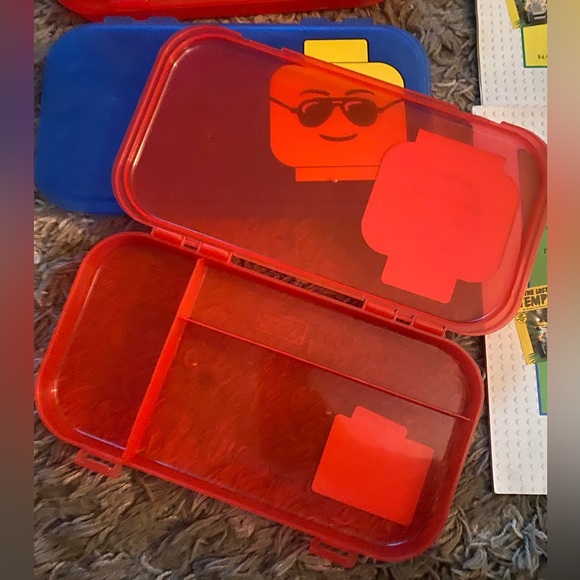 LEGO accessories lot
2 how to build books 
3 storage containers - Picture 5 of 7